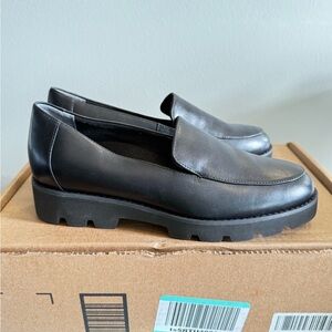 Vionic Women's Kensley Slip On Loafer black 6.5 wide